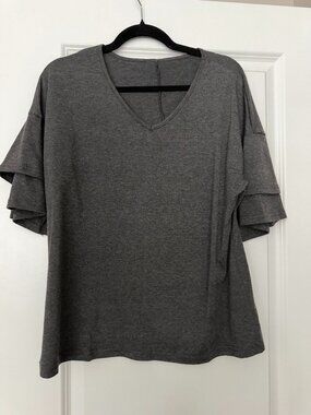 Casual gray t-shirt